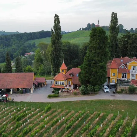 Villa Herga Wine Estate - Old Lady -