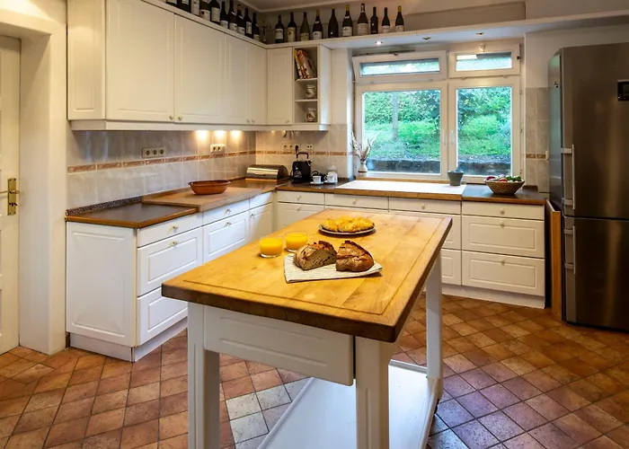 Villa Herga Wine Estate - Old Lady - *